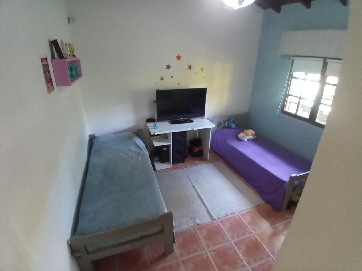 Se vende casa en Valeria del Mar con dos departamentos para renta