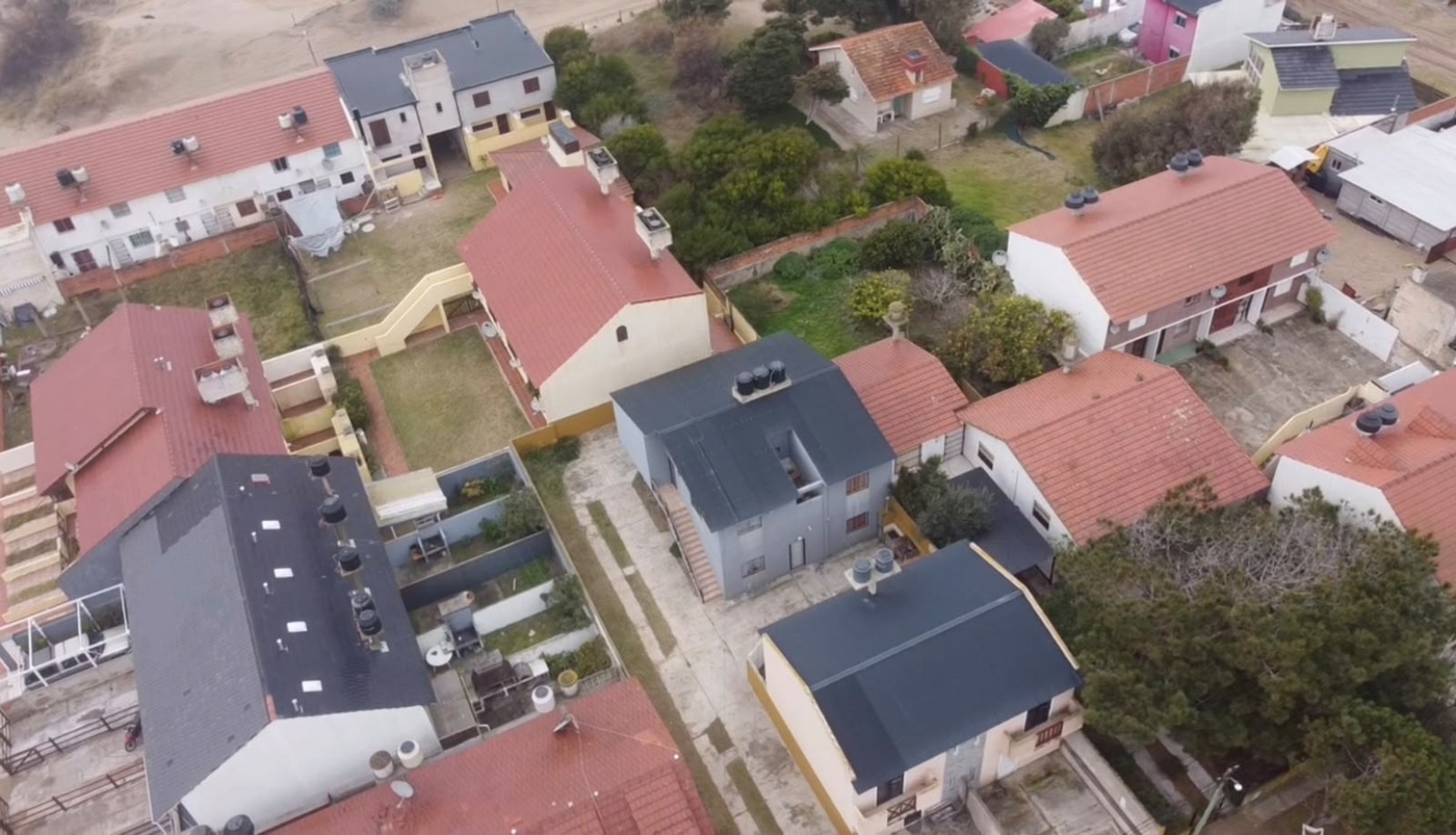 Complejo de 3 departamentos de 3 ambientes a 100 mts del mar - Mar del Tuyu