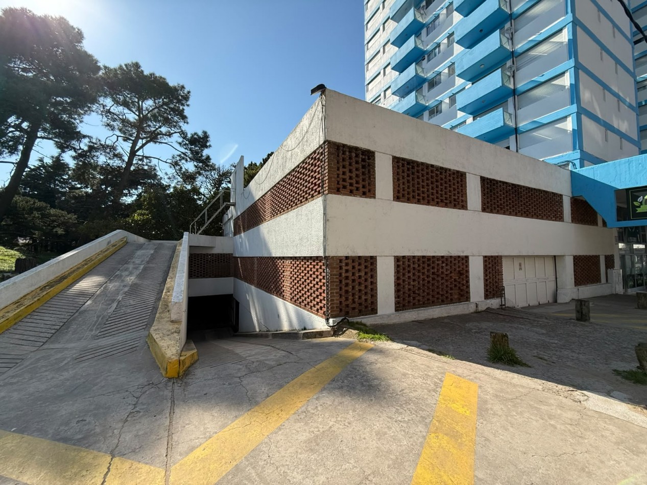 Se vende cochera en pinamar