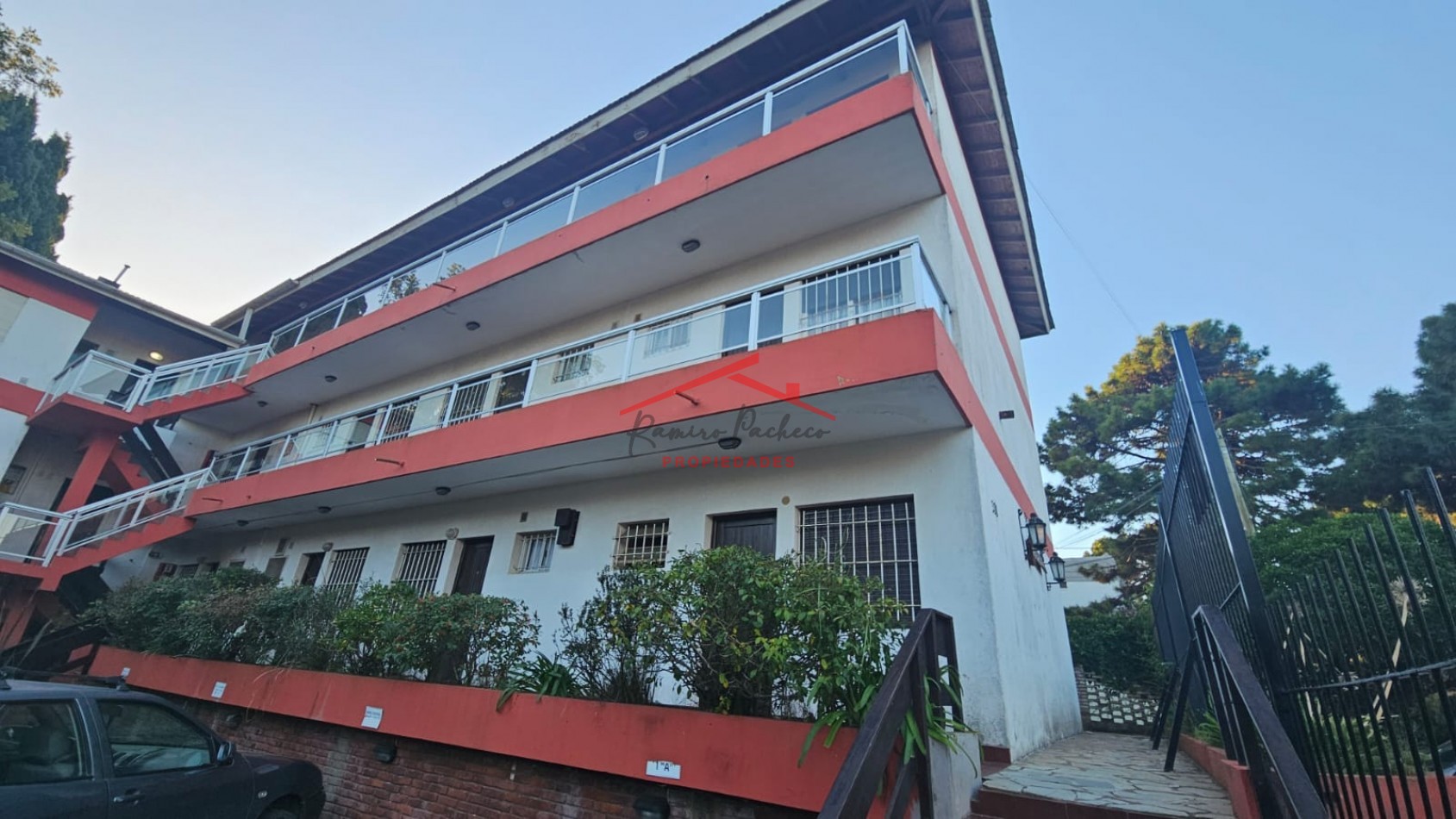 departamento zona centro Pinamar oportunidad cerca del mar
