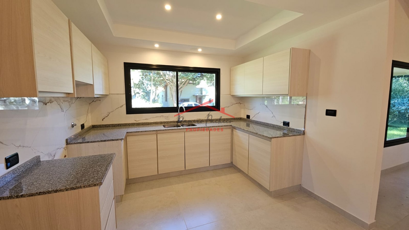 Casa en venta Pinamar financiacion  a estrenar oportunidad !