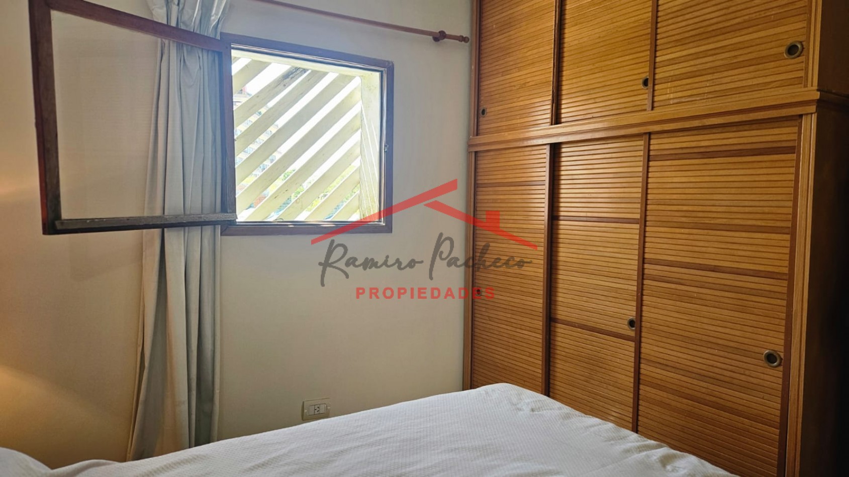 Se vende departamento en pinamar tres ambientes