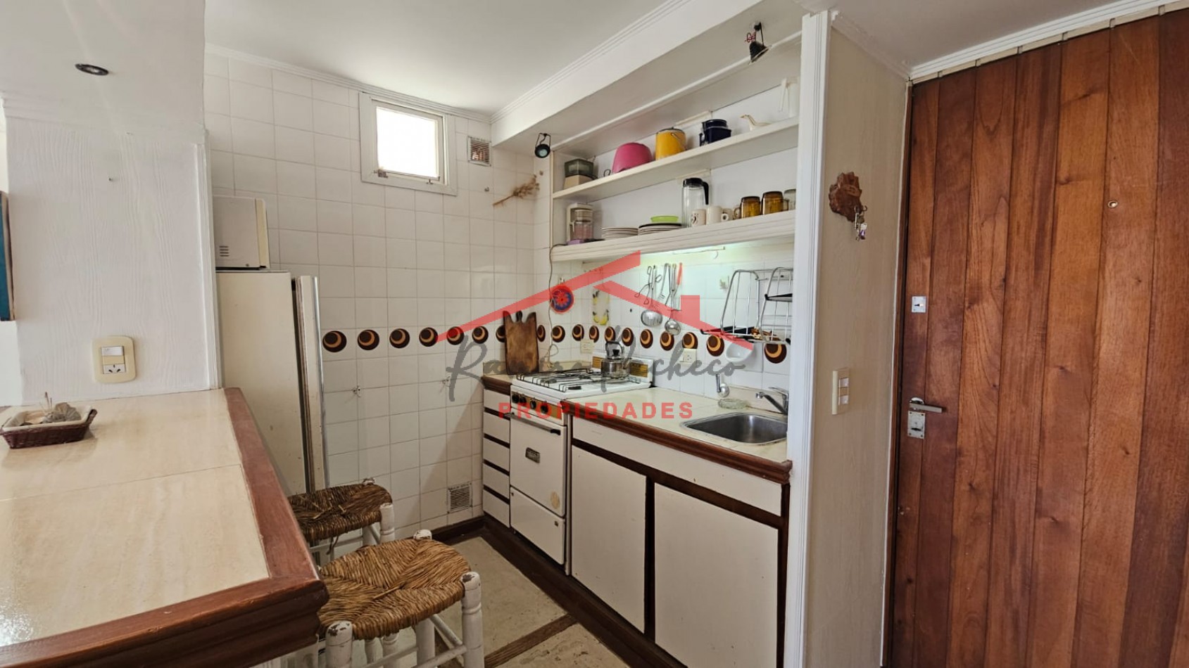 Se vende departamento en pinamar tres ambientes