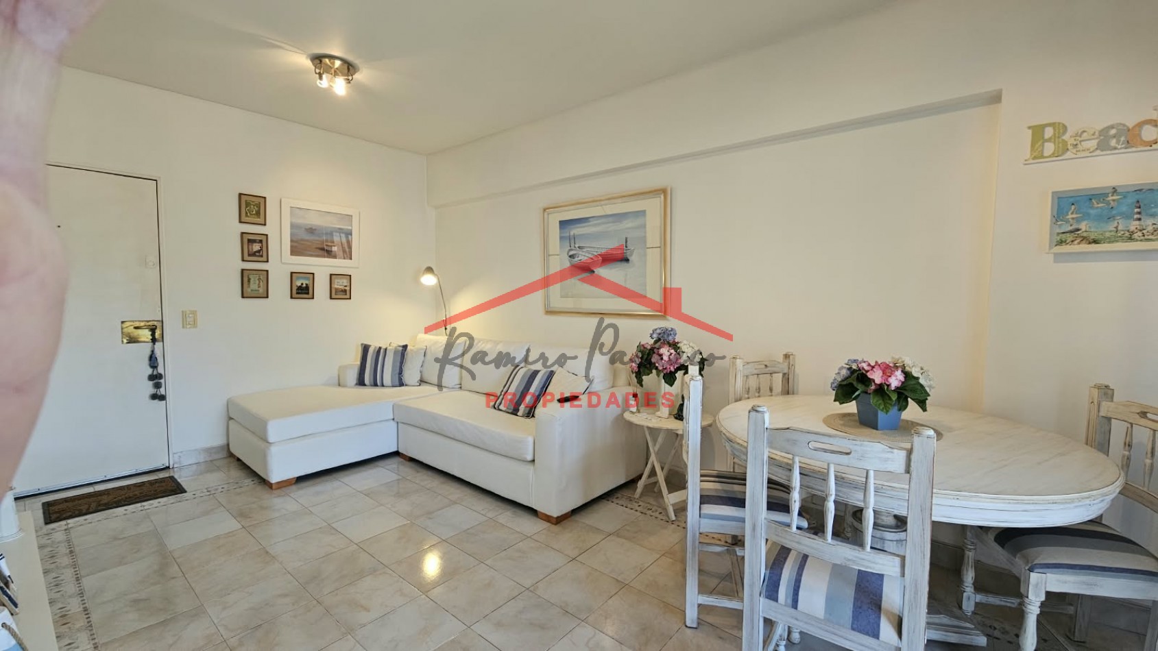 Se vende departamento tres ambientes en pinamar con vista al mar