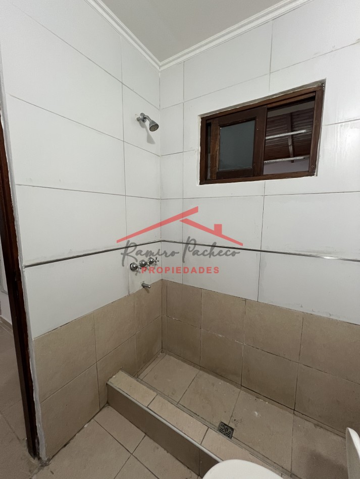 Local con departamento en venta en Villa Gesell