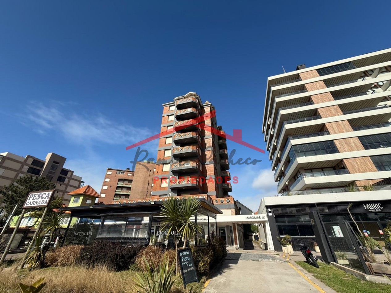 Se vende departamento tres ambientes en pinamar con vista al mar