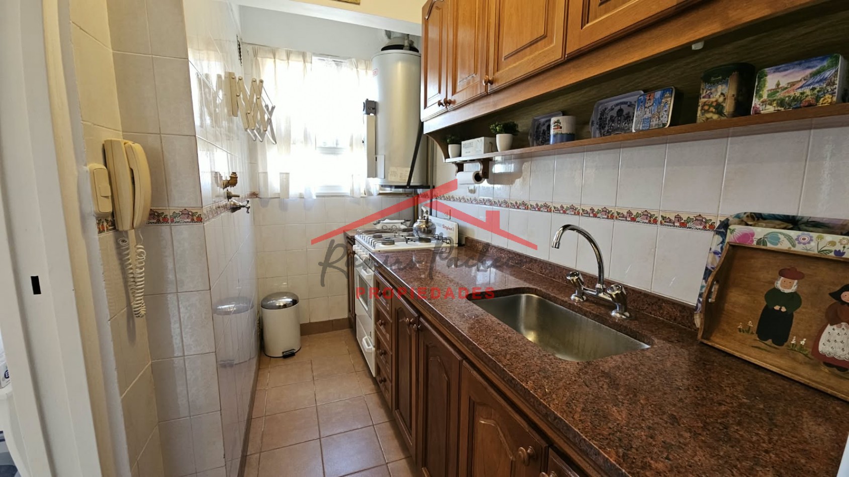 Se vende departamento tres ambientes en pinamar con vista al mar