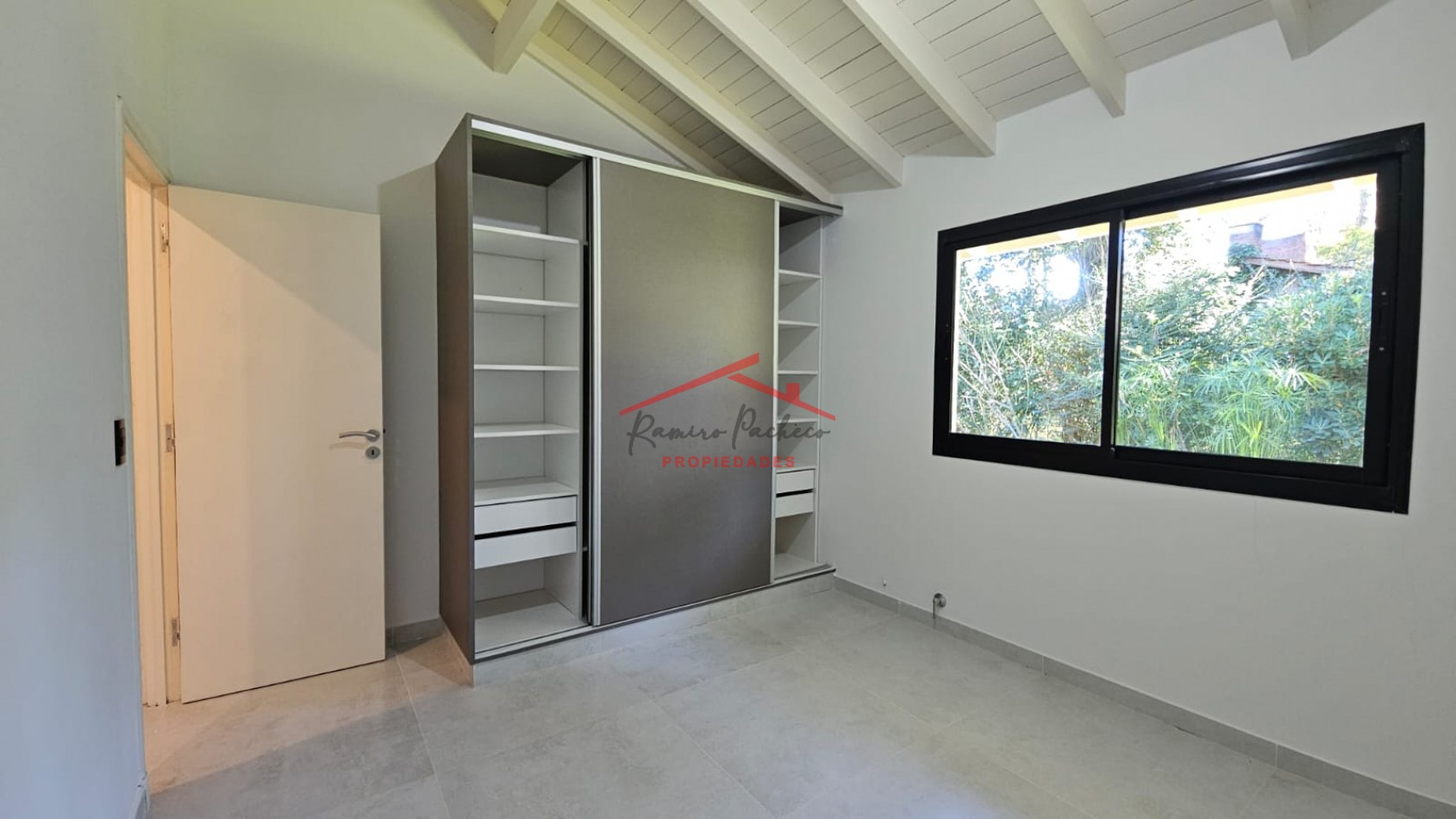 Casa en venta Pinamar financiacion  a estrenar oportunidad !