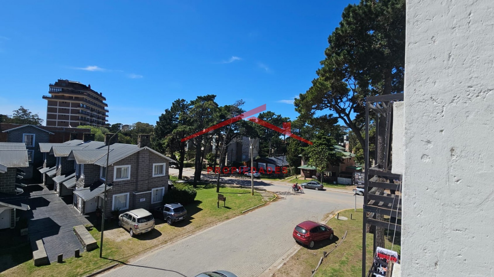 Se vende departamento en pinamar tres ambientes