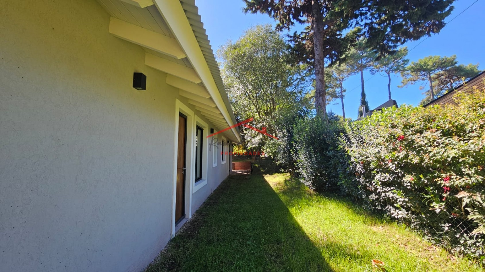 Casa en venta Pinamar financiacion  a estrenar oportunidad !