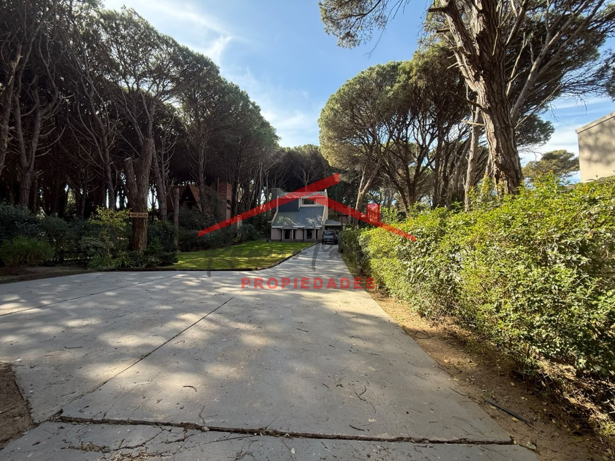 Casa en Pinamar Norte - Barrio Golf