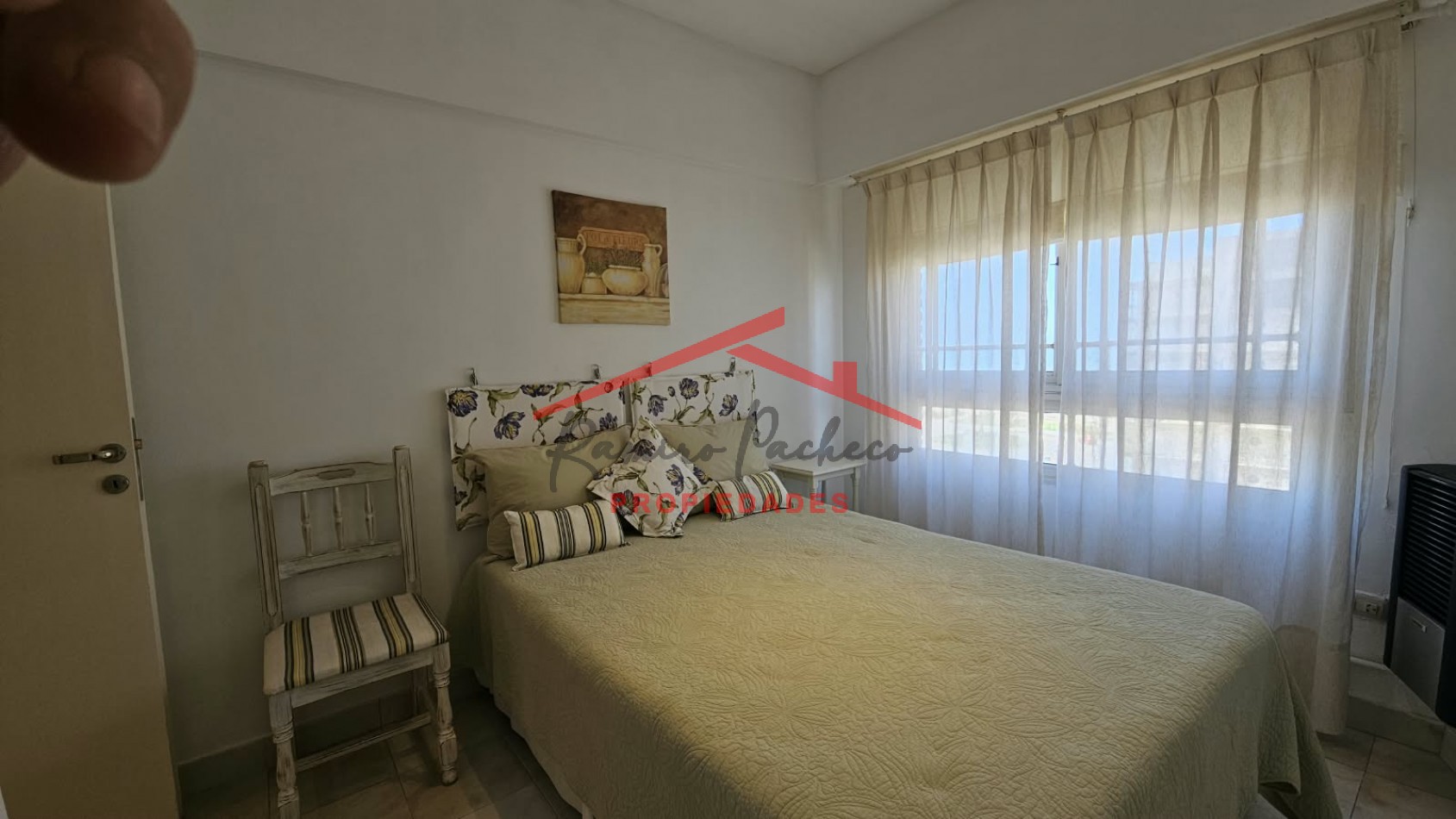 Se vende departamento tres ambientes en pinamar con vista al mar