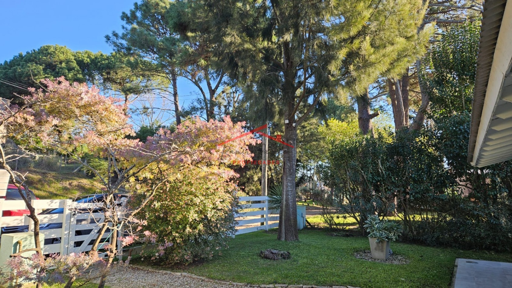 Se vende hermosa casa tres ambientes valeria del mar !