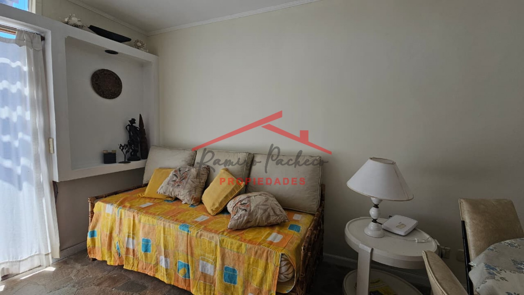 Se vende departamento en pinamar tres ambientes