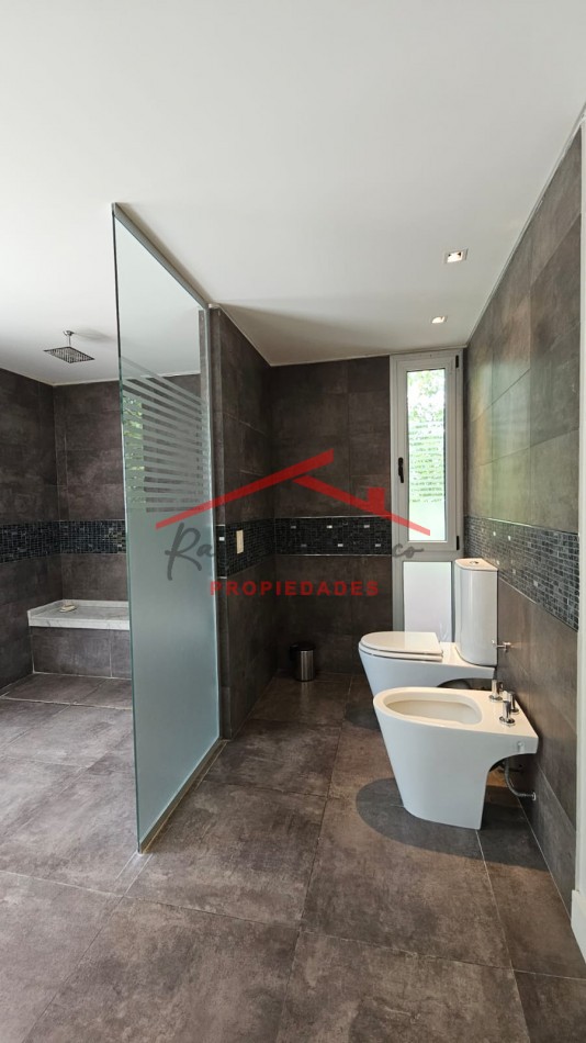 Casa en venta en Carilo 