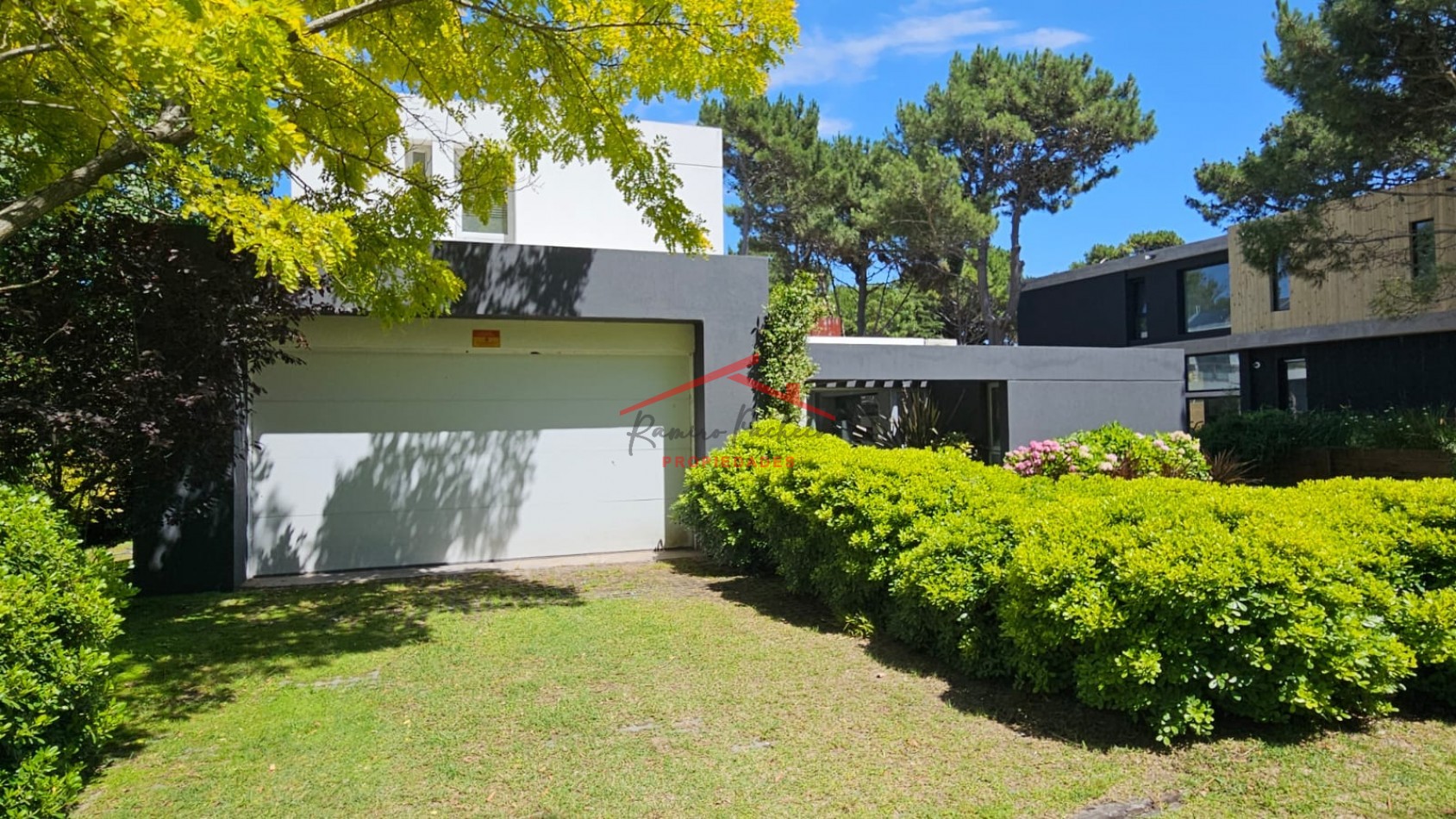 Casa en venta en Carilo 