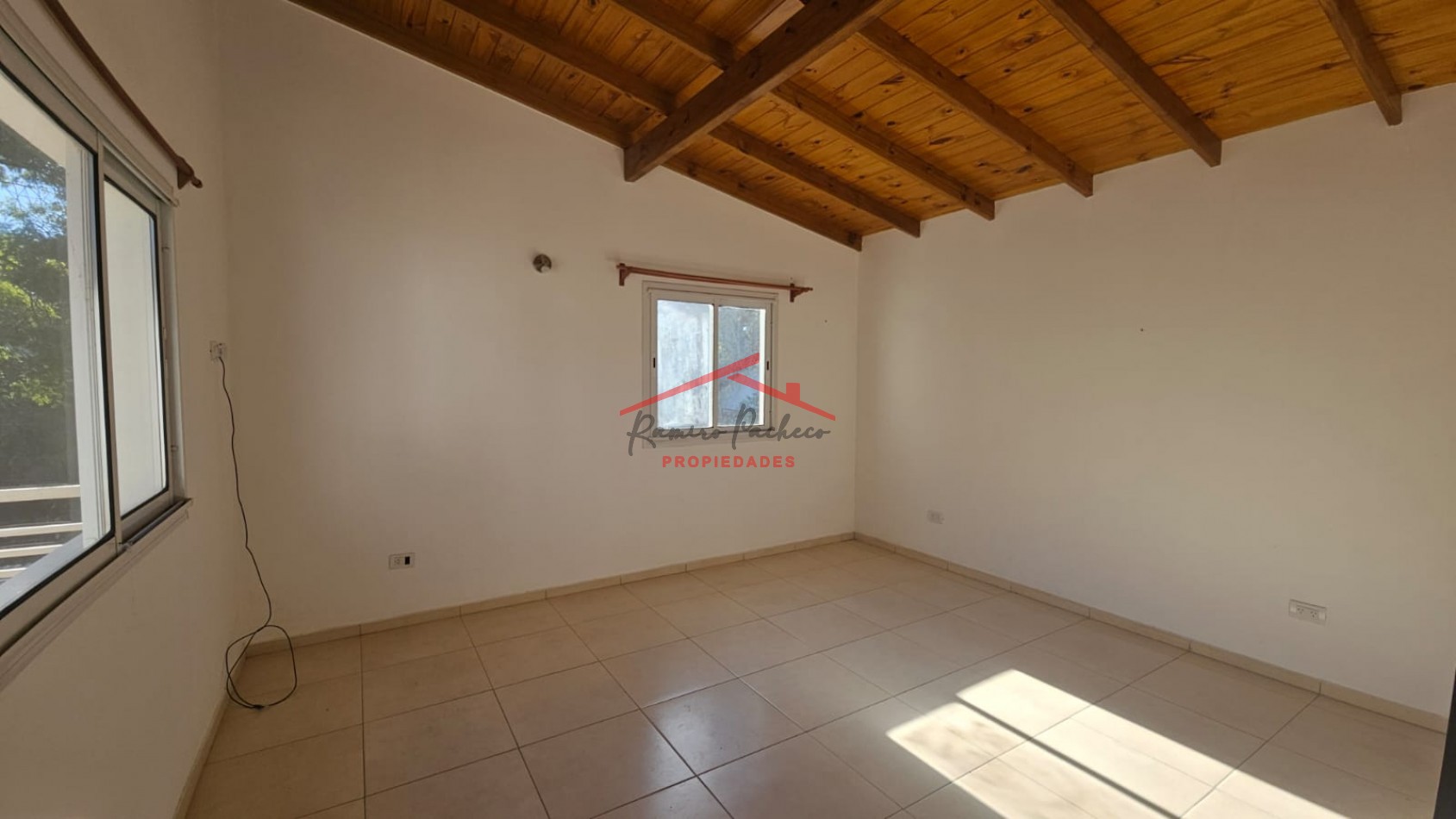 Alquiler casa de 5 ambientes en Pinamar