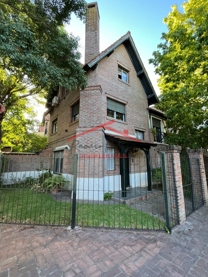 Casa en Martinez tipo PH TRIPLEX ¡Oportunidad!