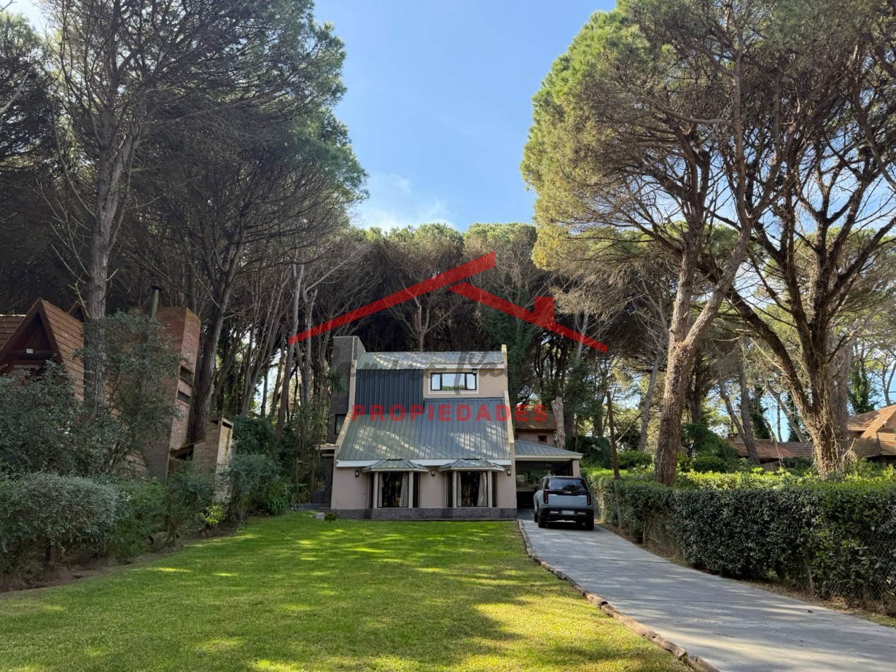 Casa en Pinamar Norte - Barrio Golf