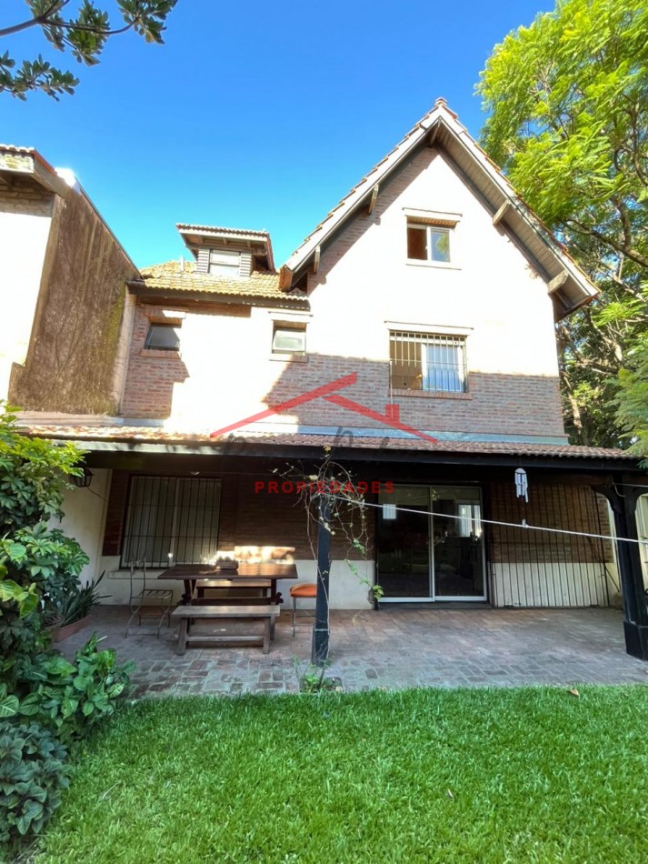 Casa en Martinez tipo PH TRIPLEX ¡Oportunidad!