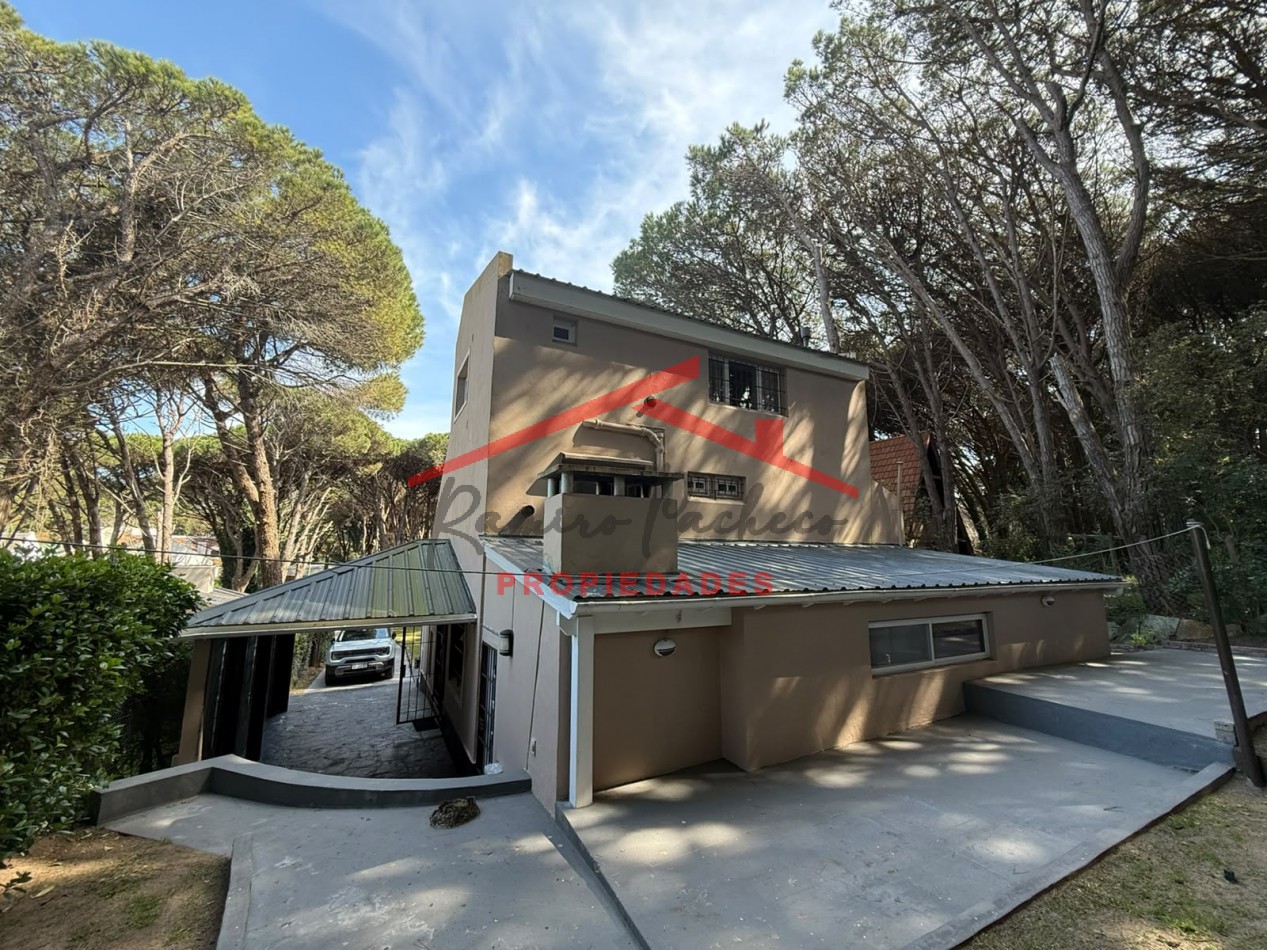 Casa en Pinamar Norte - Barrio Golf