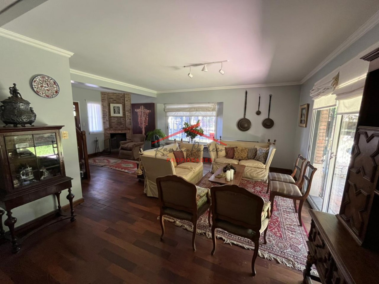 Casa en Martinez tipo PH TRIPLEX ¡Oportunidad!