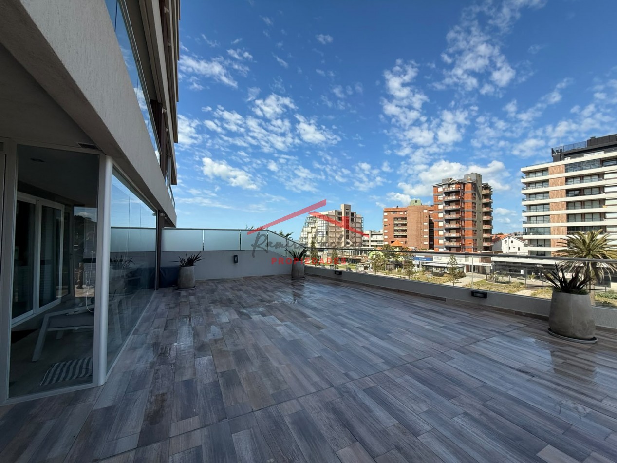Departamento unico en Pinamar con vista al mar