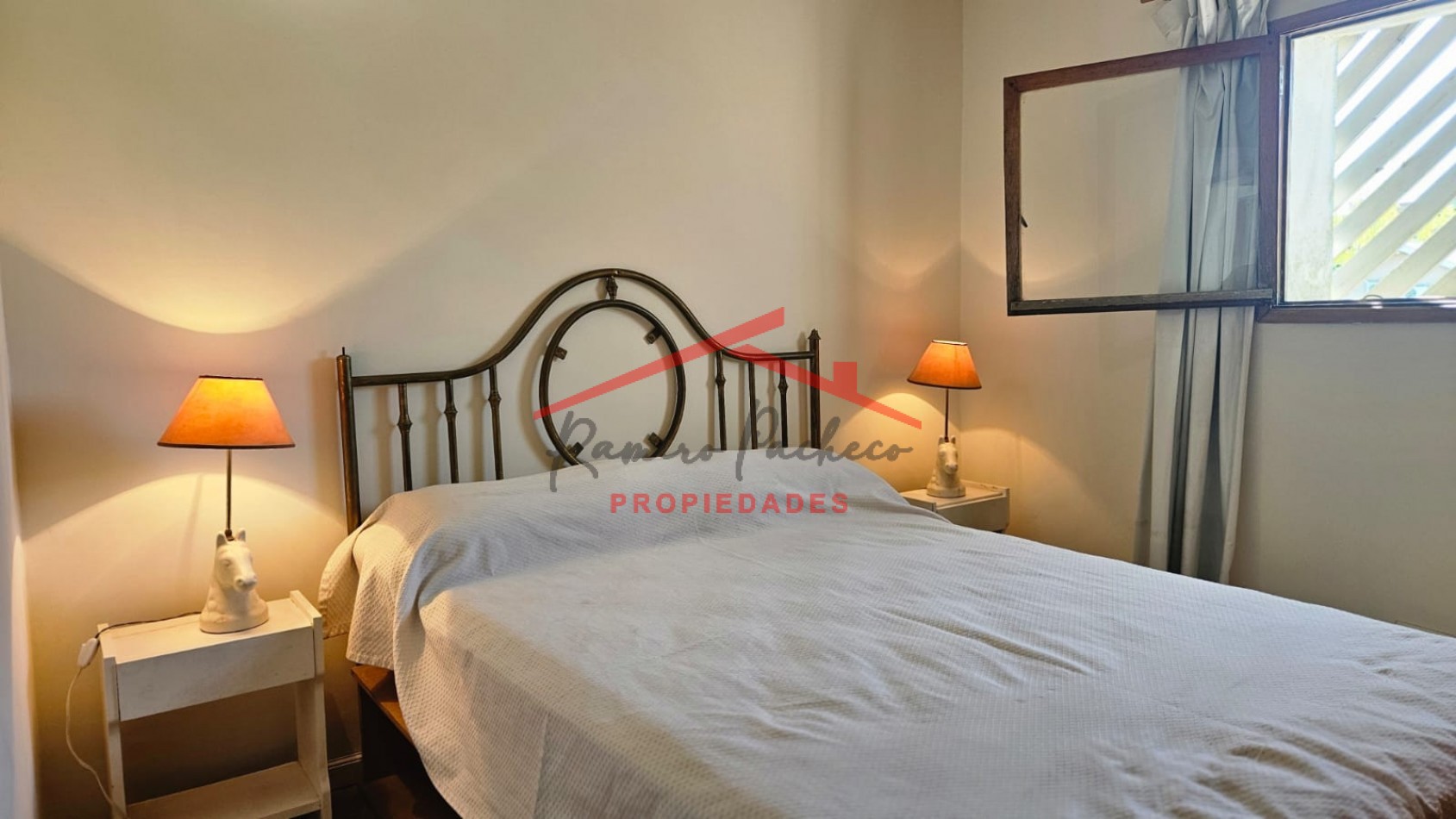 Se vende departamento en pinamar tres ambientes