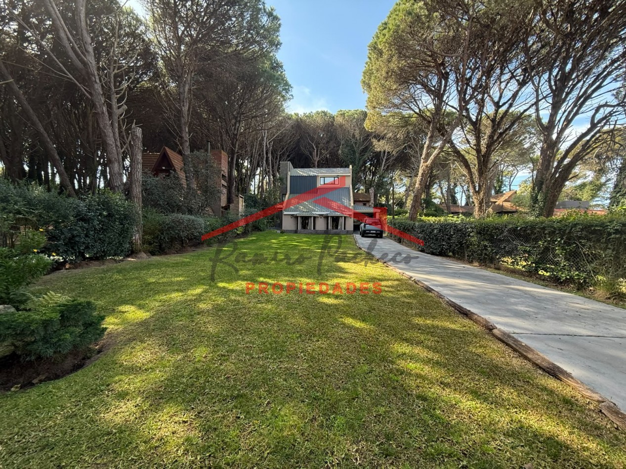 Casa en Pinamar Norte - Barrio Golf