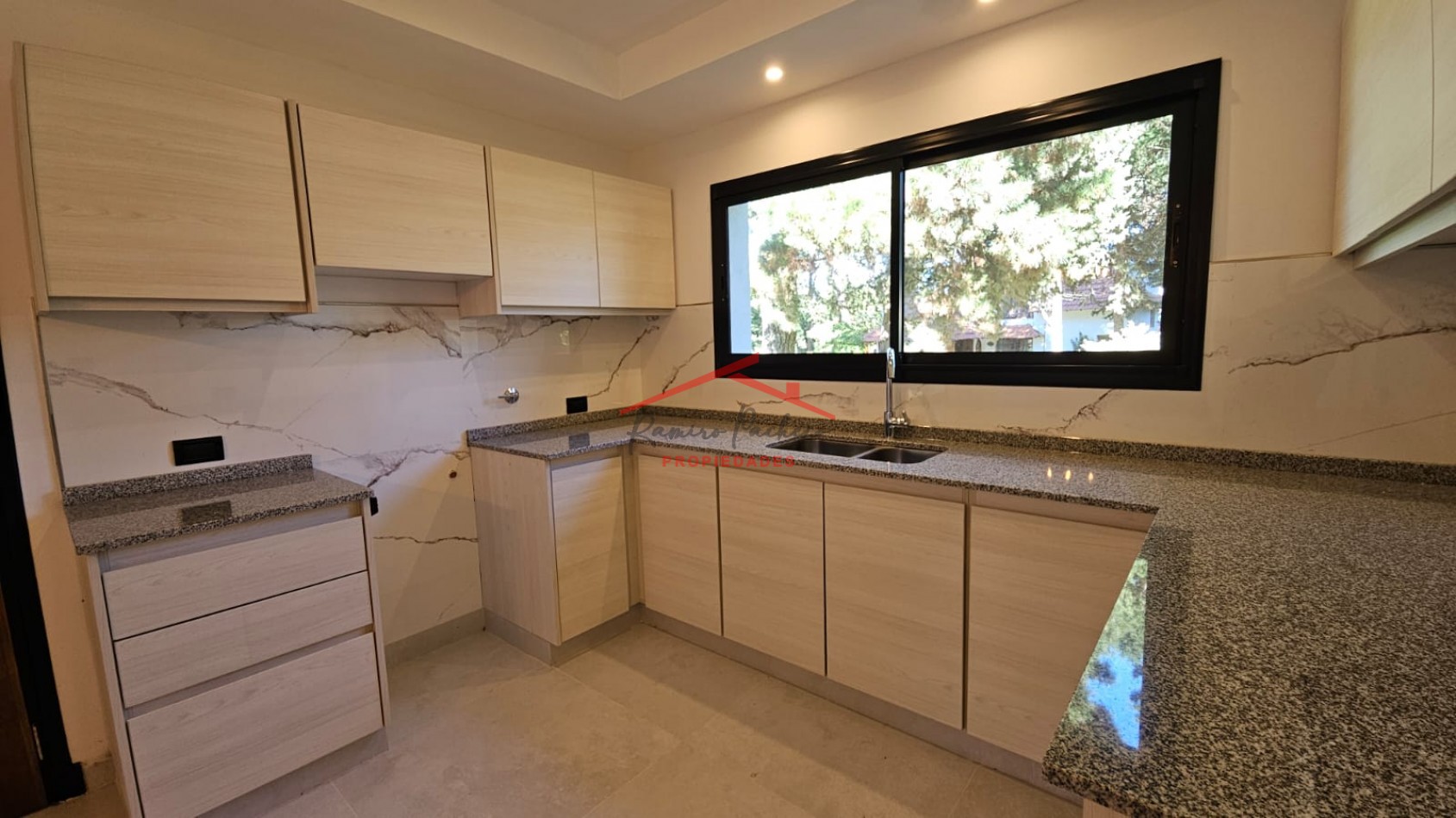 Casa en venta Pinamar financiacion  a estrenar oportunidad !