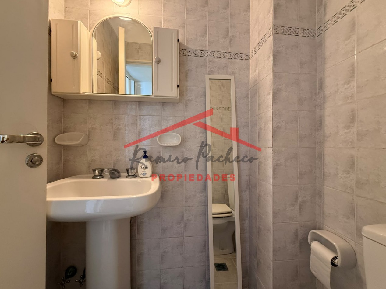 Se vende departamento tres ambientes en pinamar con vista al mar
