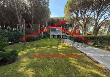 Casa en Pinamar Norte - Barrio Golf